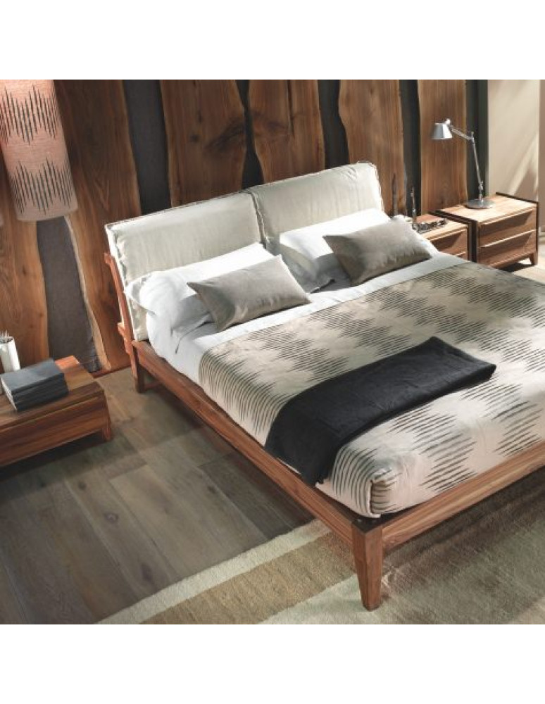 LEONARDO, Bed in solid walnut or oak with pillows in fabric